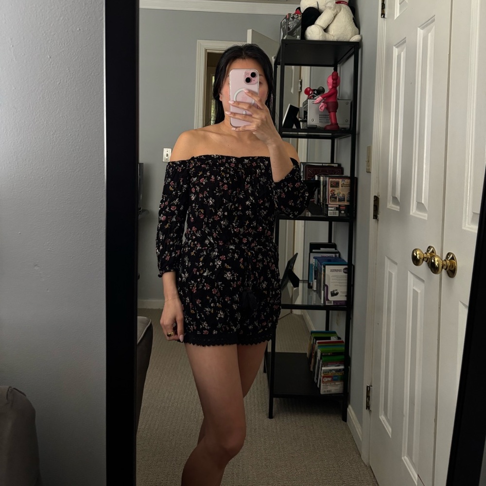 Abercrombie and Fitch off the shoulder floral romper size XS